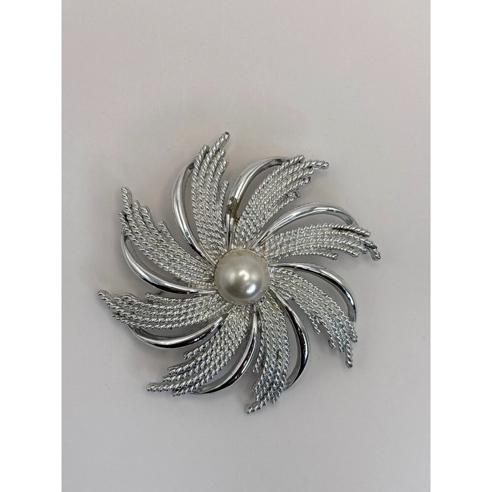 Sarah Coventry Vintage Spiral Flower Faux Pearl Center Silver Tone Brooch